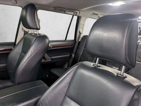 Used 2018 Lexus GX 460 image 5