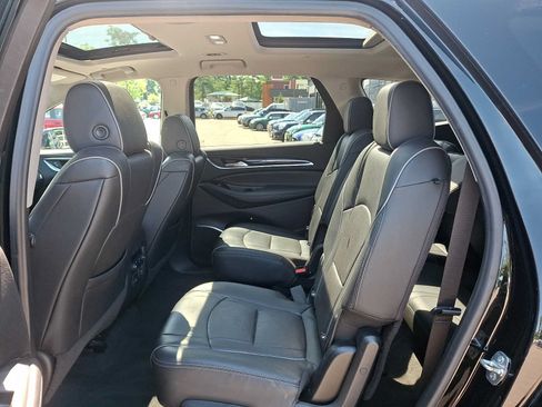 Used 2020 Buick Enclave Avenir w/ Avenir Technology Package AWD/4WD image 10
