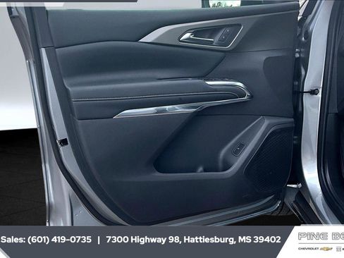 New 2026 Chevrolet Traverse LT w/ Driver Confidence Package FWD image 17