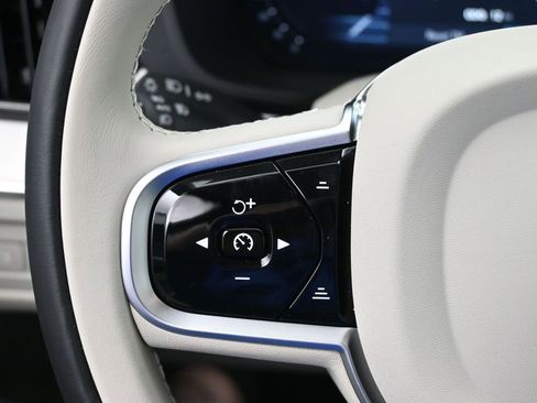 New 2026 Volvo XC60 T8 Ultra w/ Protection Package Premier AWD/4WD image 11