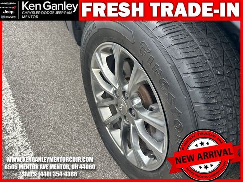 Used 2020 Jeep Cherokee Latitude Plus w/ Cold Weather Group AWD/4WD image 11