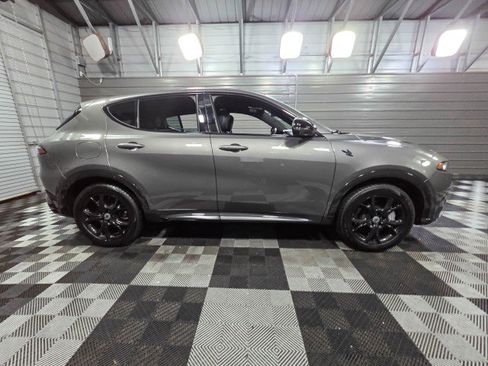 Used 2024 Dodge Hornet R/T Plus w/ Tech Pack Plus w/o Parking image 9