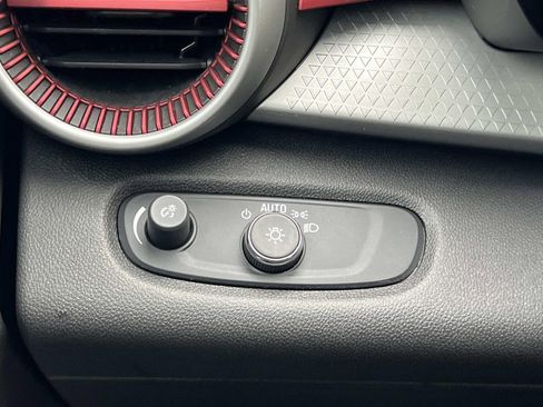 Used 2024 Chevrolet Trax RS image 22