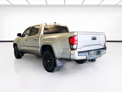 Used 2018 Toyota Tacoma SR5 RWD image 6