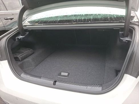 Used 2025 BMW i5 xDrive40 w/ Executive Package image 26