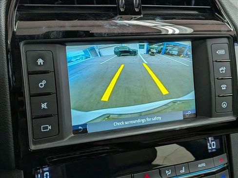 Used 2018 Jaguar F-PACE Premium AWD/4WD image 12