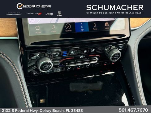 Used 2023 Jeep Grand Cherokee Summit AWD/4WD image 27