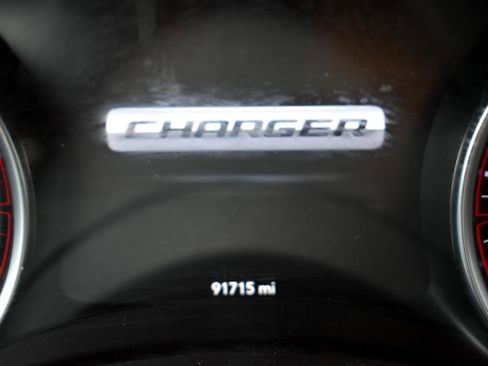 Used 2017 Dodge Charger R/T w/ Premium Group image 33