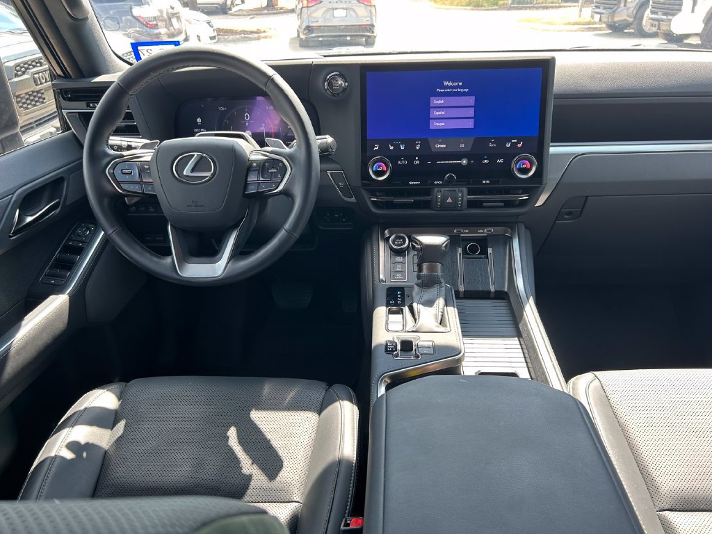 Used 2025 Lexus GX 550 AWD/4WD image 20