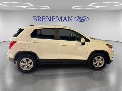Used 2020 Chevrolet Trax LS w/ Tint and Cruise Package FWD image 4