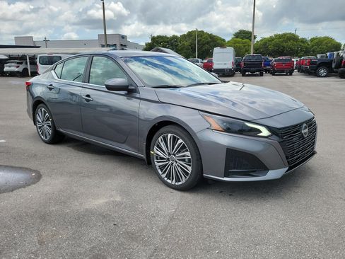 New 2026 Nissan Altima 2.5 SV w/ SV Premium Package FWD image 3