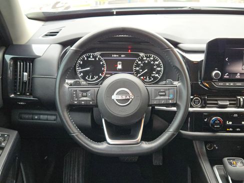 Used 2023 Nissan Pathfinder SV image 20