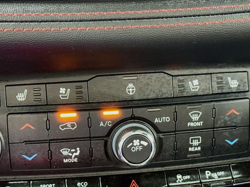 Used 2023 Dodge Durango GT AWD/4WD image 4