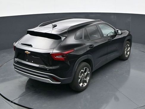 Used 2025 Chevrolet Trax LT w/ LT Convenience Package FWD image 31