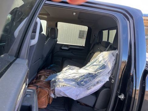 Used 2024 GMC Sierra 2500 SLE w/ SLE Value Package; image 10