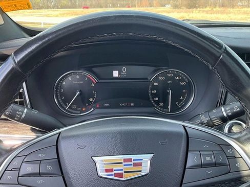 Used 2023 Cadillac XT5 Premium Luxury image 13