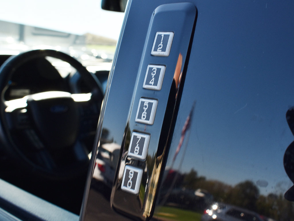 Used 2017 Ford F150 XLT w/ Equipment Group 302A Luxury AWD/4WD image 16