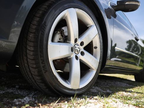 Used 2012 Volkswagen CC Lux FWD image 30
