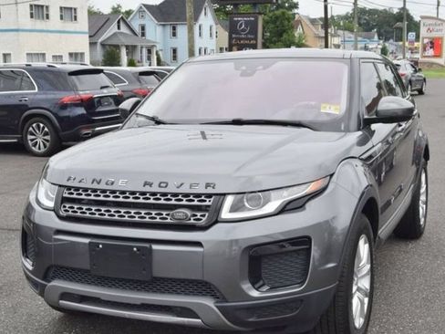 Used 2019 Land Rover Range Rover Evoque SE AWD/4WD image 2