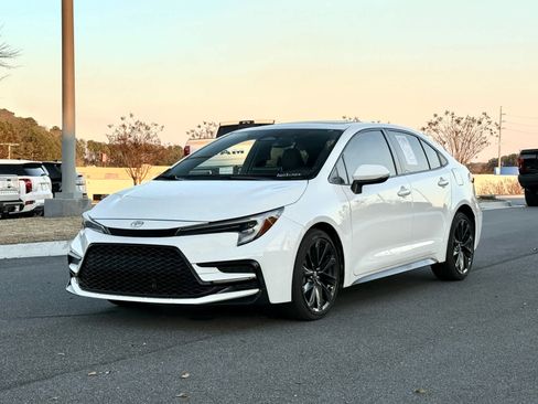 Used 2023 Toyota Corolla XSE image 1