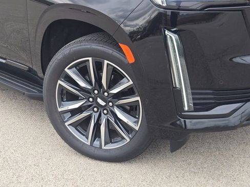 Used 2023 Cadillac Escalade Sport AWD/4WD image 3
