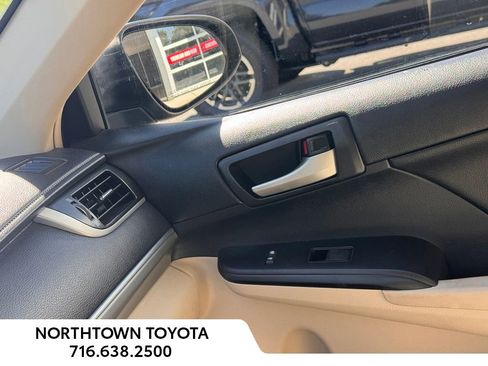 Used 2013 Toyota Camry LE FWD image 12