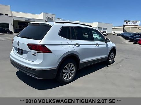 Used 2018 Volkswagen Tiguan SE w/ 3rd Row Seat Package AWD/4WD image 3