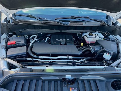 Used 2025 Chevrolet Silverado 1500 LT RWD image 30