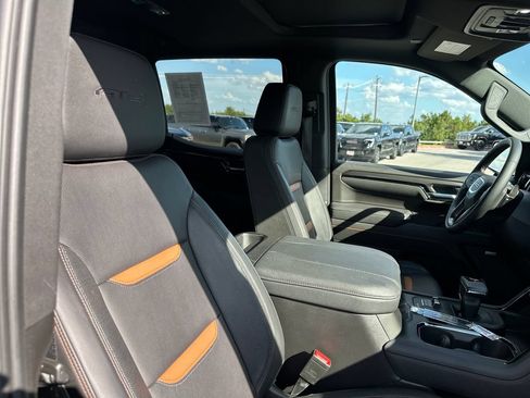 Used 2025 GMC Sierra 1500 AT4 w/ AT4 Premium Package AWD/4WD image 42