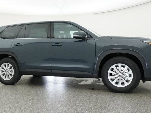 New 2026 Toyota Grand Highlander XLE FWD image 20