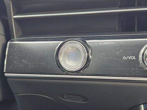 New 2026 Genesis GV70 2.5T Advanced image 17