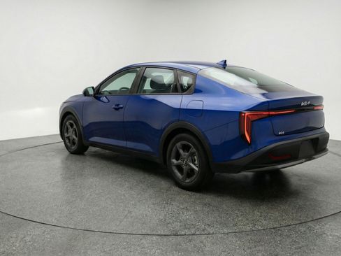 Used 2025 Kia K4 LXS image 6