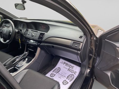 Used 2017 Honda Accord Sport image 10