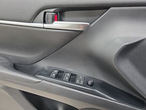 Used 2019 Toyota Camry SE FWD image 28