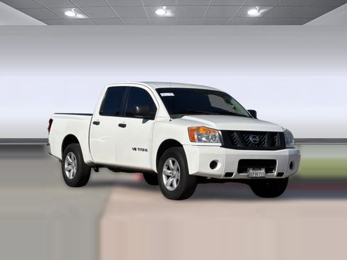 Used 2010 Nissan Titan XE w/ XE Popular Equipment Pkg image 6