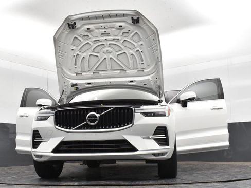 Used 2022 Volvo XC60 B5 Momentum AWD/4WD image 37