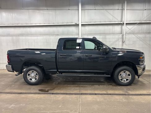 New 2026 RAM 2500 Tradesman AWD/4WD image 29