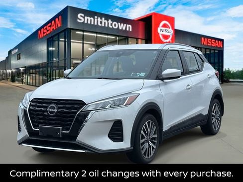 Certified 2022 Nissan Kicks SV image 2