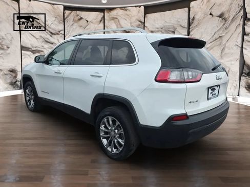 Used 2019 Jeep Cherokee Latitude Plus w/ Cold Weather Group AWD/4WD image 7