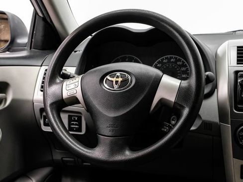 Used 2012 Toyota Corolla LE FWD image 19