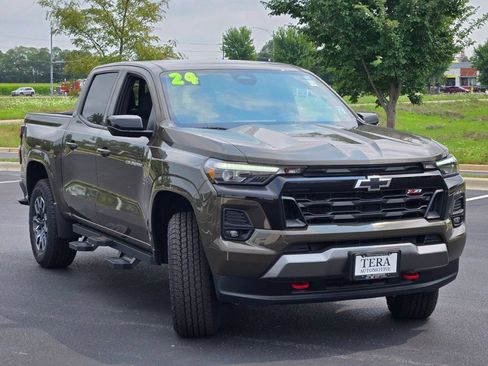 Used 2024 Chevrolet Colorado Z71 w/ Advanced Trailering Package AWD/4WD image 4