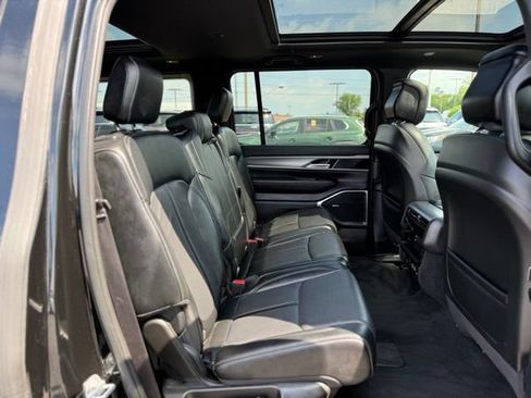 Used 2024 Jeep Wagoneer Series II AWD/4WD image 20