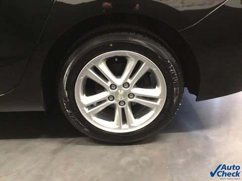 Used 2017 Chevrolet Cruze LT image 19
