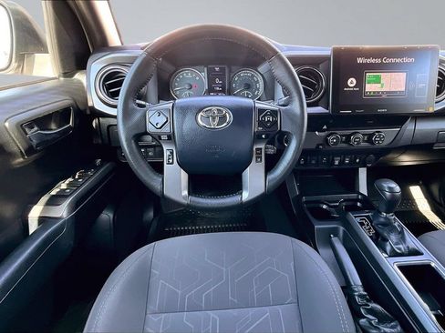 Used 2019 Toyota Tacoma TRD Sport w/ Technology Package RWD image 5