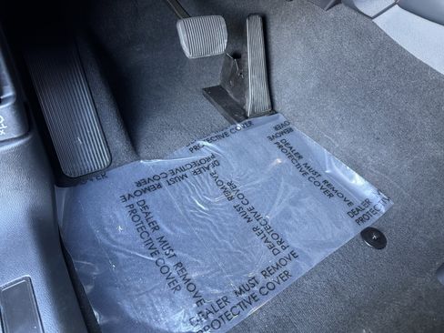 Used 2025 Ford Explorer ST image 18