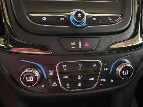 Used 2023 Chevrolet Equinox RS image 47