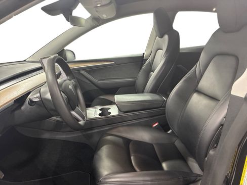 Certified 2023 Tesla Model Y Long Range AWD/4WD image 9