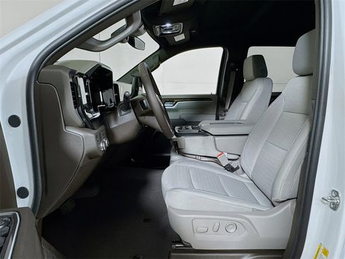 New 2026 GMC Sierra 1500 SLE w/ Preferred Package image 12