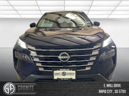 Used 2025 Nissan Rogue SV AWD/4WD image 8