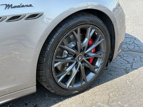 Used 2022 Maserati Ghibli Modena Q4 AWD/4WD image 9